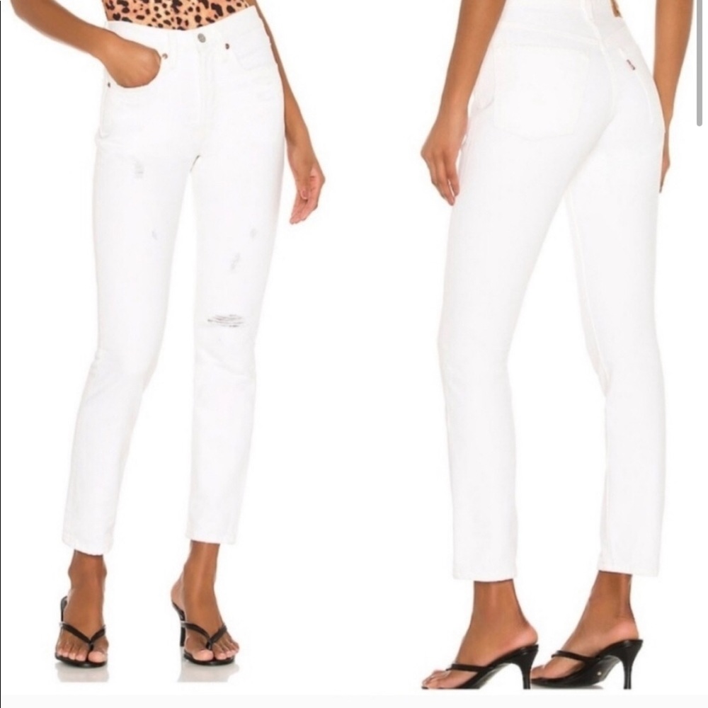 💥 Weekend Sale Only💥 Levi’s White Distressed Skinny Jeans